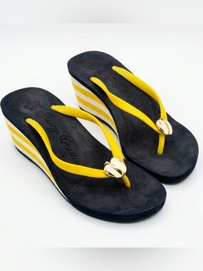 Juicy Couture Wedge Flip Flop Sandals